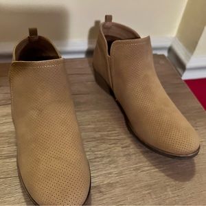 Rampage womens tan  1 inch heel booties.